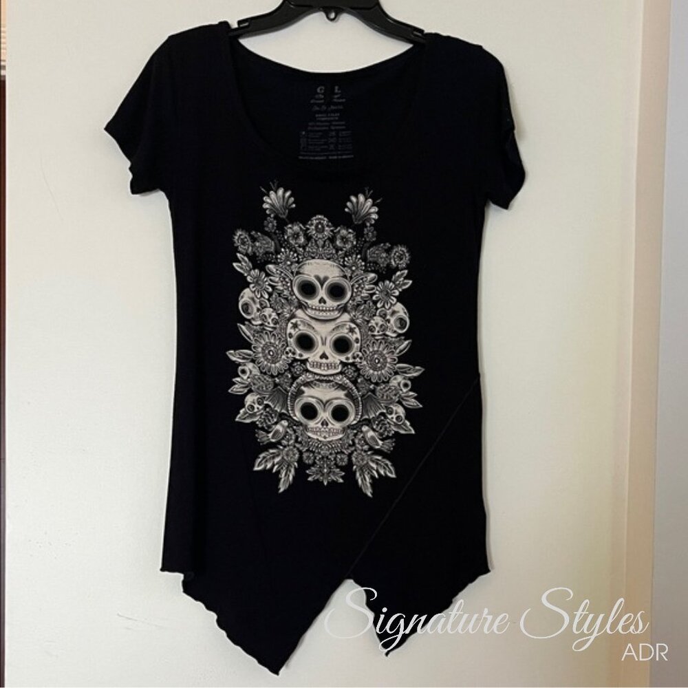 Black Skull Graphic Tee – Size Large